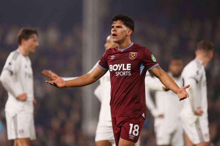 Man Utd scouting West Ham midfielder Fernandes Man Utd scouting West Ham midfielder Fernandes