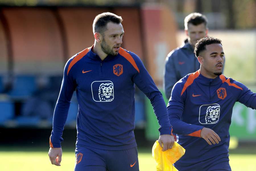 Stefan de Vrij staat dinsdag mogelijk weer in de basis bij Oranje