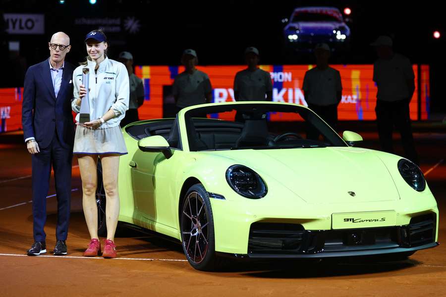 Jelena Rybakina pokonała Karolinę Muchovą i sięgnęła po tytuł w Stuttgarcie