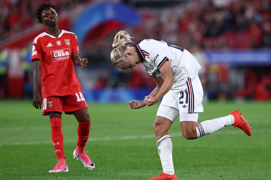 Pernille Harder festeja o golo marcado ao Benfica Pernille Harder festeja o golo marcado ao Benfica