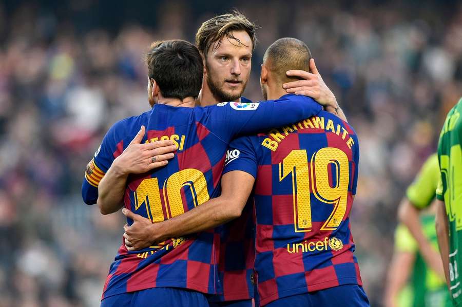 Former Barcelona star Rakitic announces retirement: Thank you football!