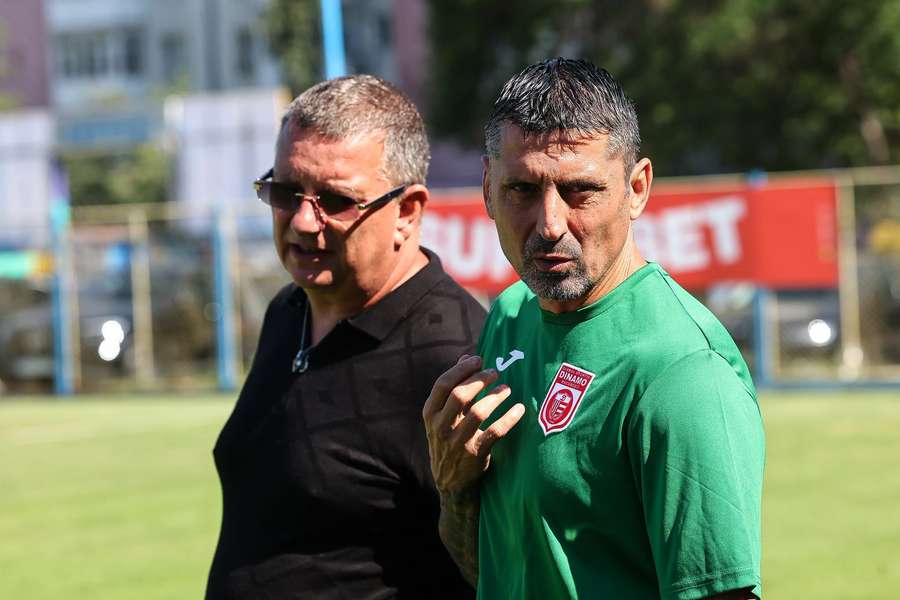 Ionel Dănciulescu, manager coordonator al clubului CS Dinamo, alături de antrenorul Ionuț Chirilă