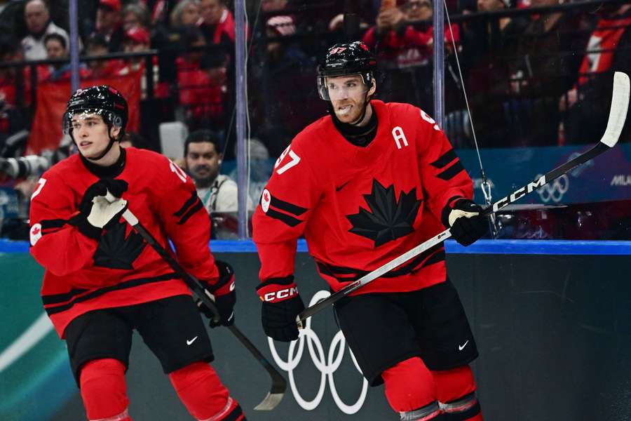 Connor McDavid bejubelt seinen Treffer zum 1:0. Connor McDavid bejubelt seinen Treffer zum 1:0.