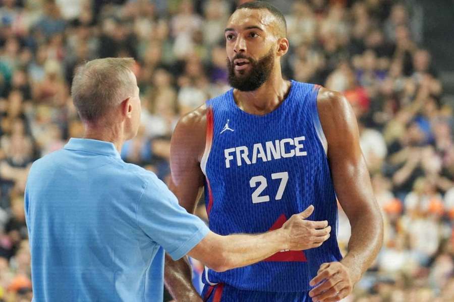 L'équipe de France de basket a concédé sa première défaite en préparation aux Jeux olympiques, battue lundi par l'Allemagne (70-65). 