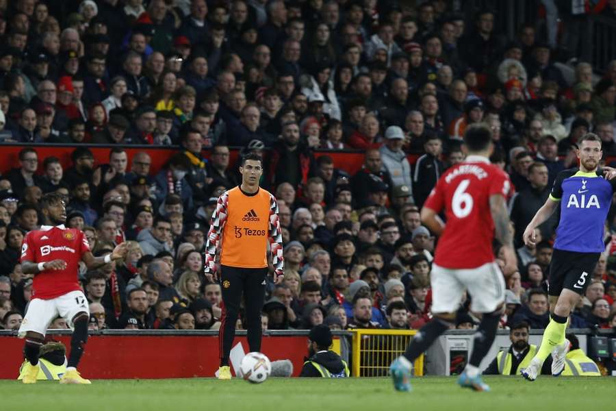 Chelsea - Man Utd: Ronaldo issues statement after being left out of squad for Saturday
