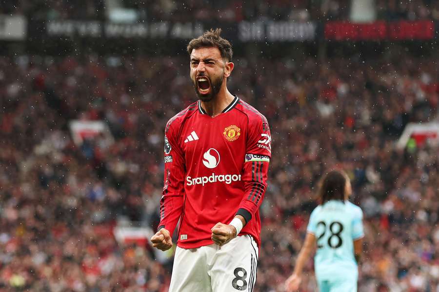 Fernandes celebra durante el partido