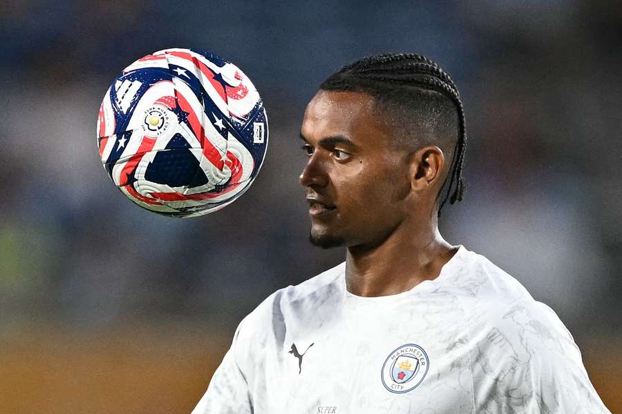 Manuel Akanji evoluează la City din 2022 Manuel Akanji evoluează la City din 2022