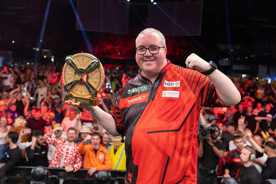 Stephen Bunting celebrates his second World Series success of the year
