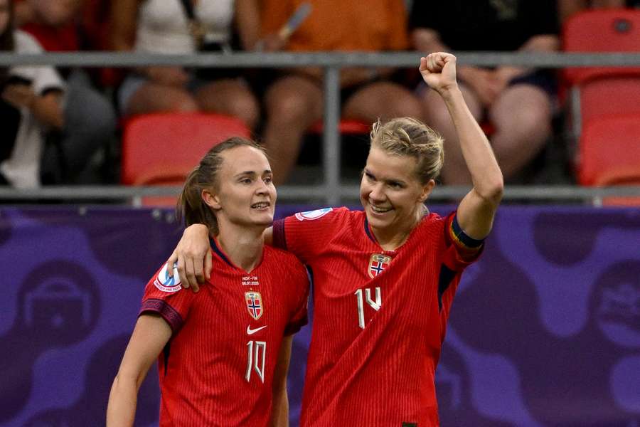 Caroline Graham Hansen i Ada Hegerberg