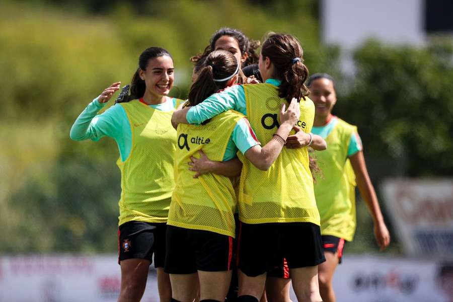 Seleção sub-17 feminina prepara fase final do Euro sub-17