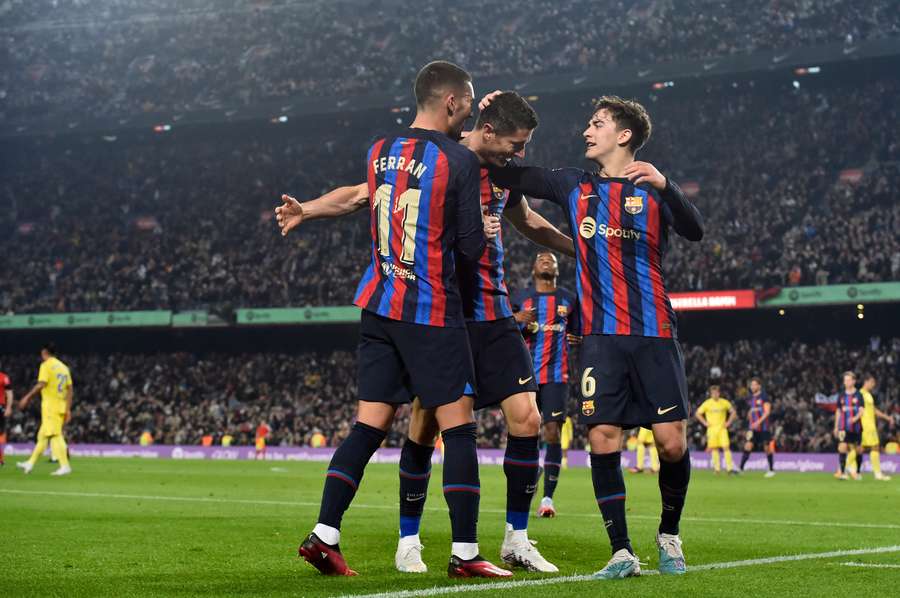 Lewandowski volta a festejar no Camp Nou