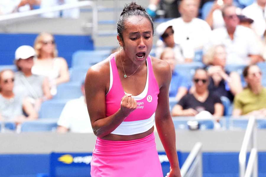 Leylah Fernandez revine spectaculos și se califică în finala de la Singapore Open Leylah Fernandez revine spectaculos și se califică în finala de la Singapore Open