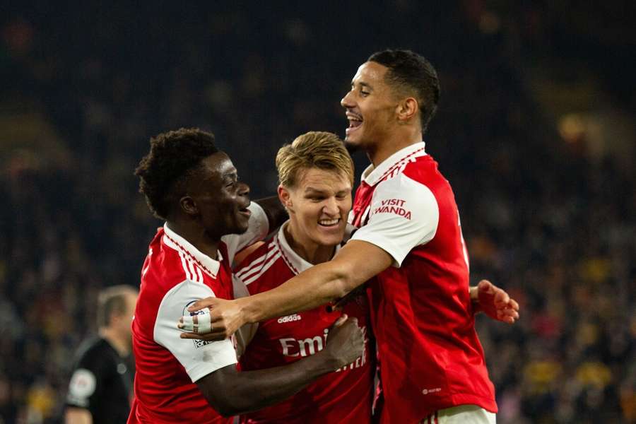 Radosť hráčov Arsenalu v súboji s Wolves.