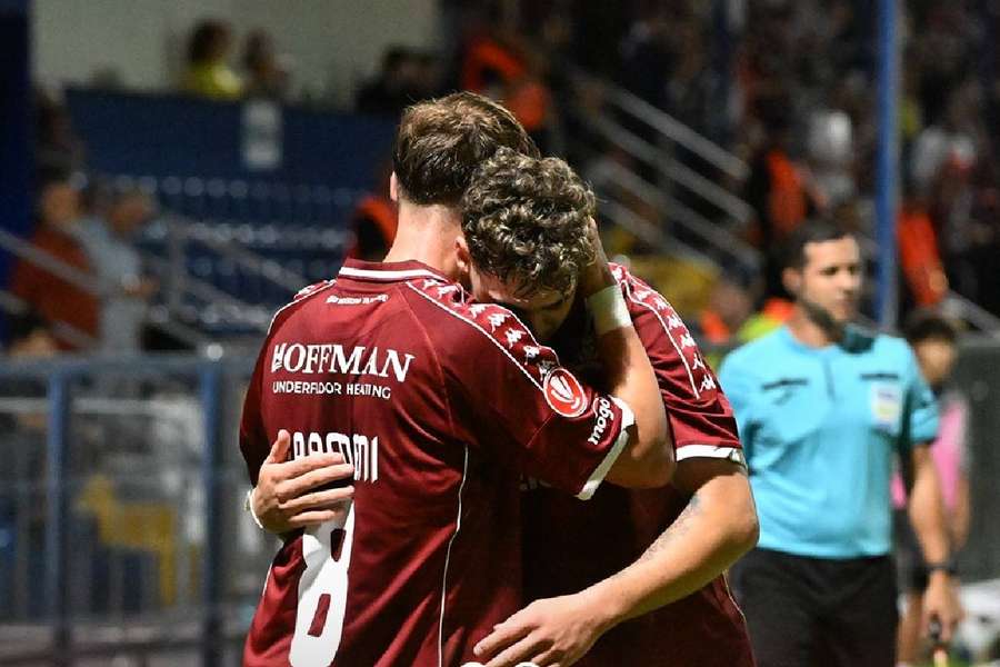 Jucătorii Rapidului celebrează marcarea unui gol Jucătorii Rapidului celebrează marcarea unui gol