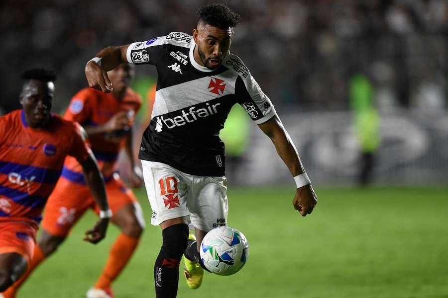 Vasco da Gama's French midfielder #10 Dimitri Payet 