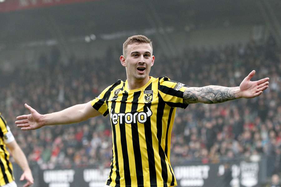 Kozlowski viert de 0-2 tijdens de Eredivisiewedstrijd NEC-Vitesse op 16 april