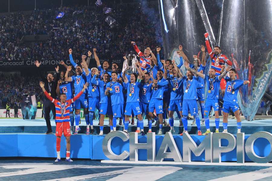 Cruz Azul celebra su título