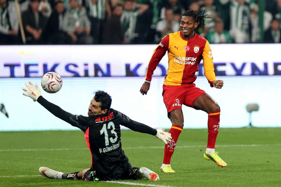 Rafael Leão sorriu pelo Galatasaray Rafael Leão sorriu pelo Galatasaray