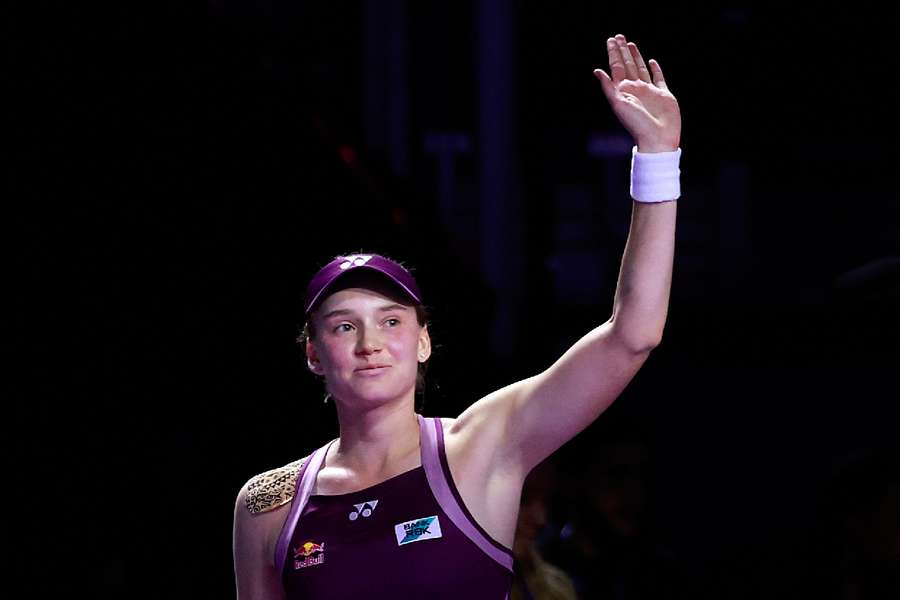 Elena Rybakina festeggia la vittoria