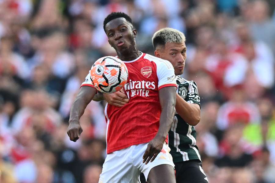 Nketiah in actie voor Arsenal