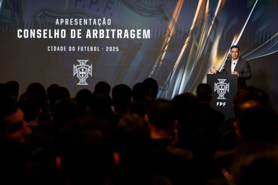 Ação de reciclagem e avaliação é um encontro de formação obrigatória promovido pelo Conselho de Arbitragem (CA) da FPF Ação de reciclagem e avaliação é um encontro de formação obrigatória promovido pelo Conselho de Arbitragem (CA) da FPF