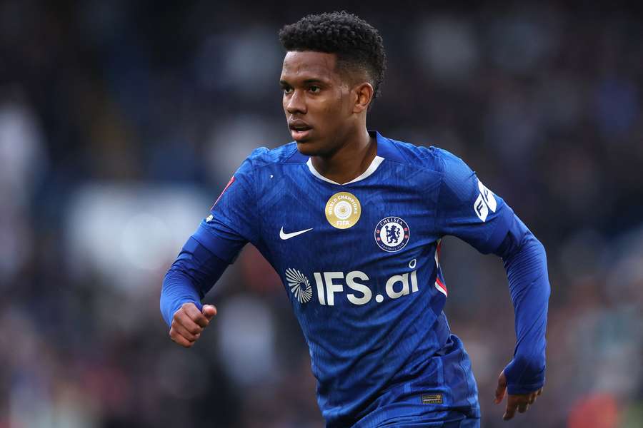 Estêvão marcou e deu uma assistência na goleada do Chelsea