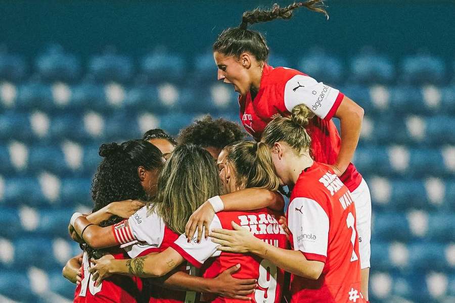 A festa das jogadoras do SC Braga no António Coimbra da Mota