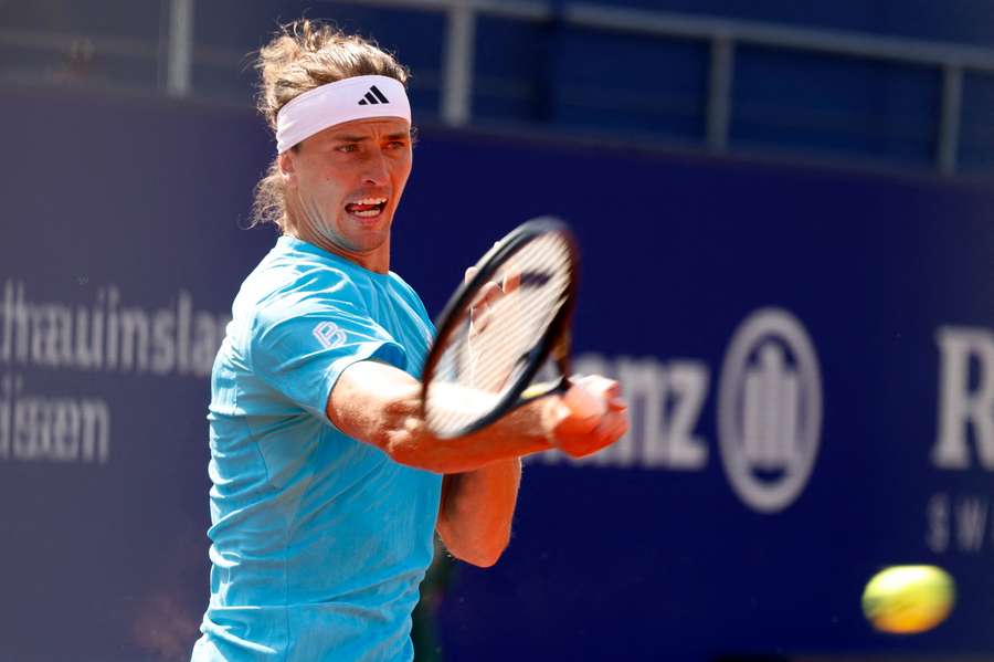 Zverev dominierte Cerundolo in Satz zwei und drei