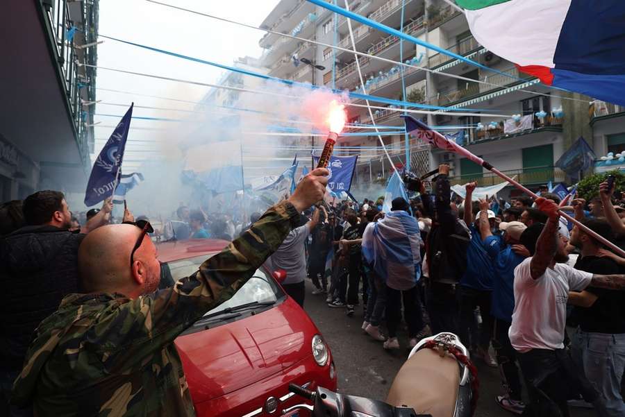 A erupt Vezuviul. Napoli este noua campioană a Italiei!