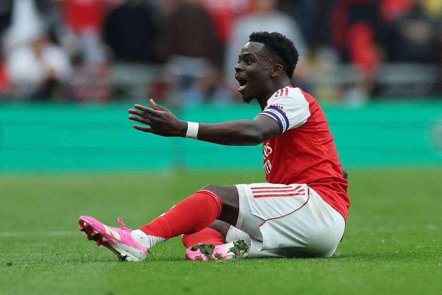 9 jucători vor lipsi de la duelul Man City vs Arsenal