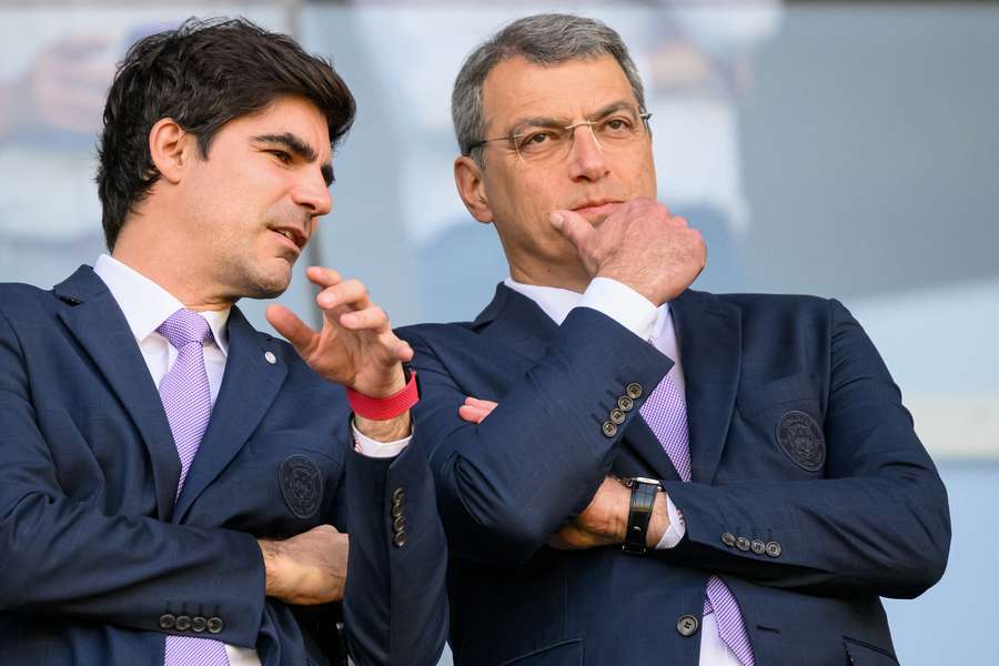 Damien Comolli, a la derecha, el mes pasado.