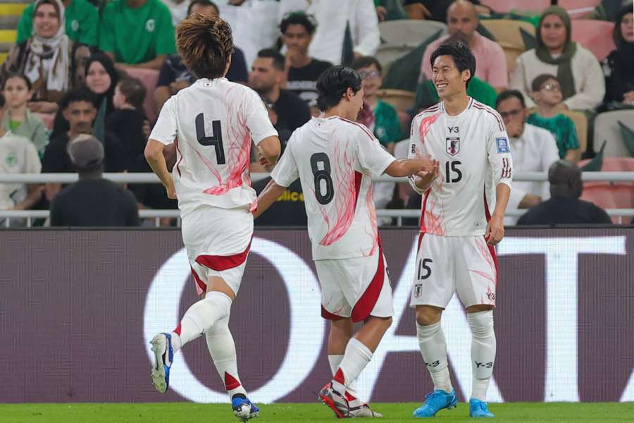 Daichi Kamada marcou na vitória do Japão por 2-0 sobre a Arábia Saudita na qualificação para o Campeonato do Mundo