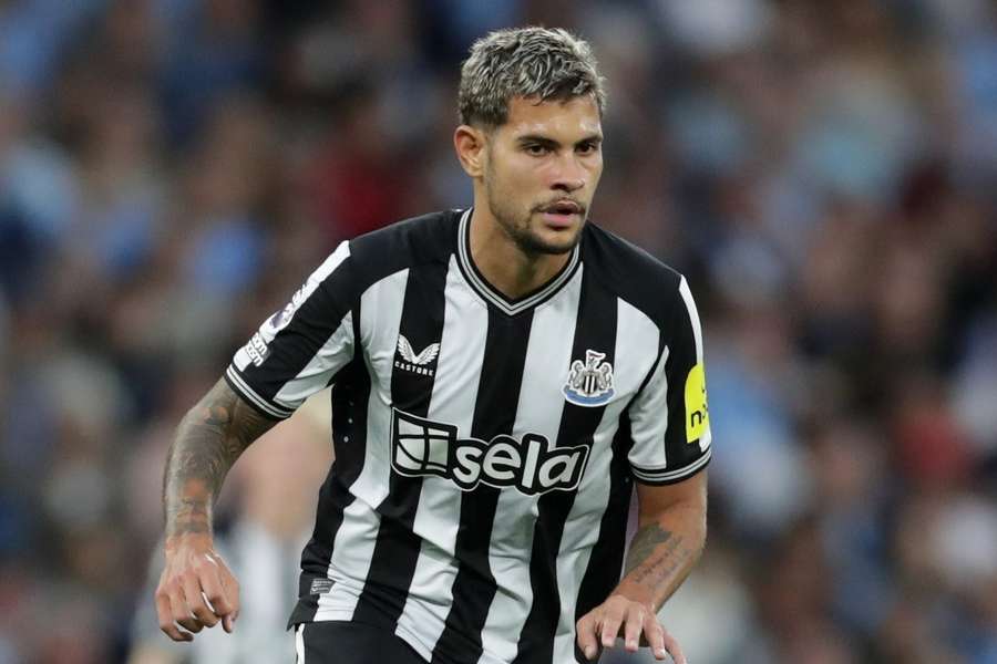 Man City keen to setup swap deal for Newcastle attacker Guimaraes