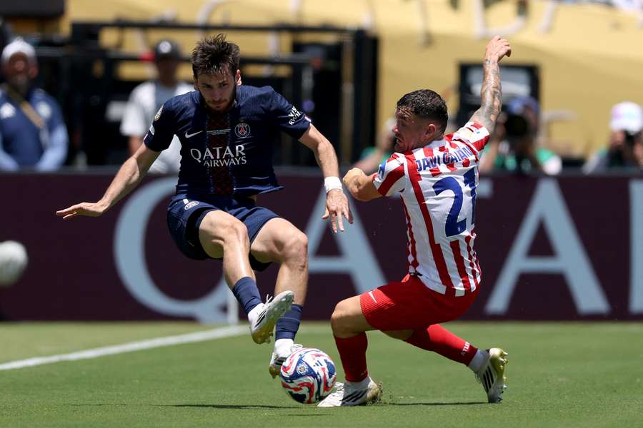 Javi Galán, contra Khvicha Kvatatskelia