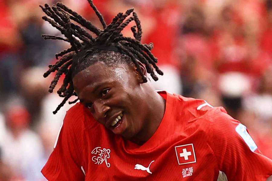Manzambi é destaque da Suíça na Copa do Mundo Manzambi é destaque da Suíça na Copa do Mundo