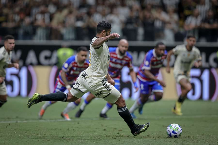 Hulk marcou de pênalti no segundo tempo