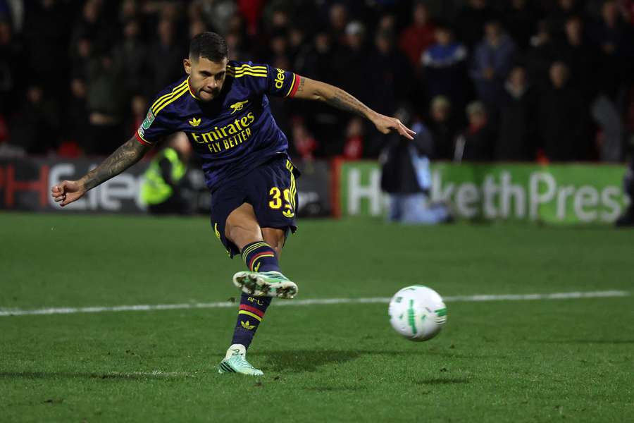 Bruno Guimarães parou em Lynch e o Arsenal foi eliminado de forma vexatória da Copa da Liga Inglesa Bruno Guimarães parou em Lynch e o Arsenal foi eliminado de forma vexatória da Copa da Liga Inglesa