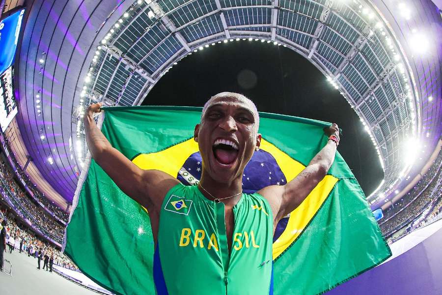 Alison dos Santos voltou ao pódio olímpico nos 400m com barreiras