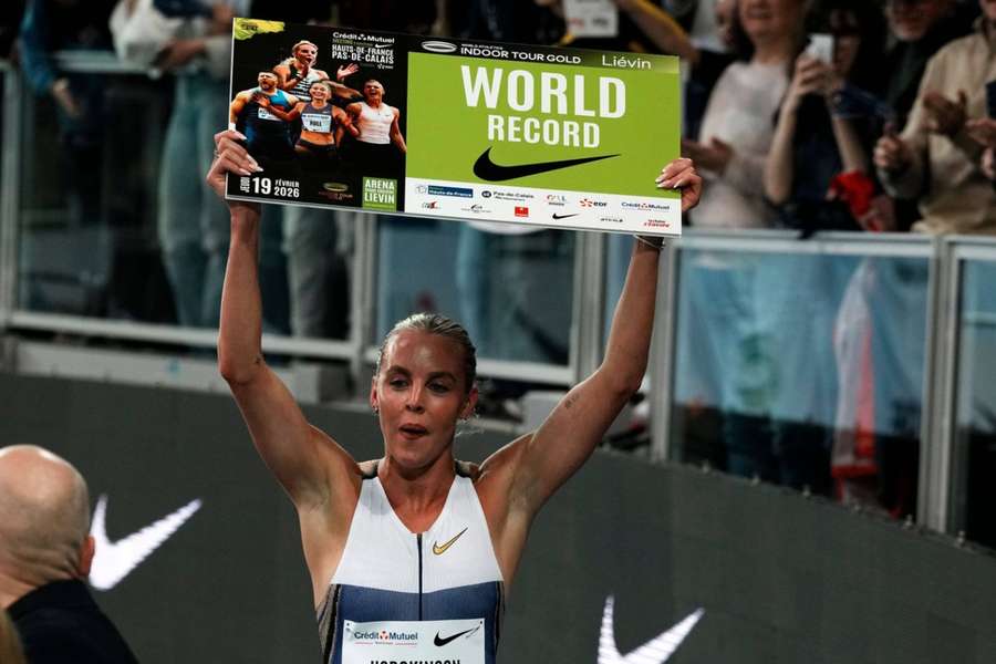 Hodgkinson bateu o recorde do mundo na quinta-feira Hodgkinson bateu o recorde do mundo na quinta-feira