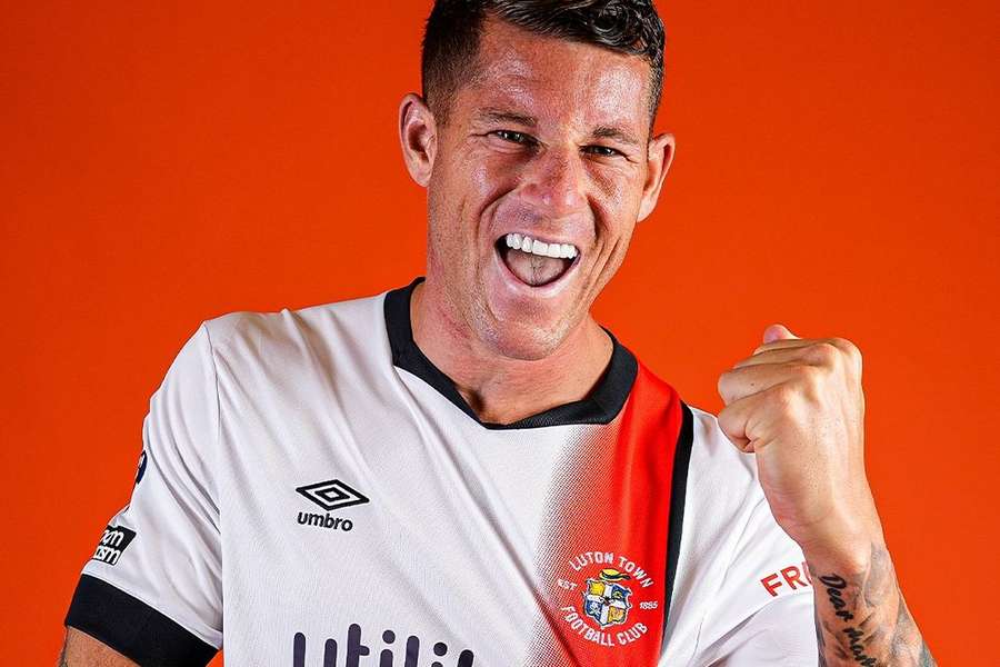 Ross Barkley vai envergar a camisola número 6 no Luton Town