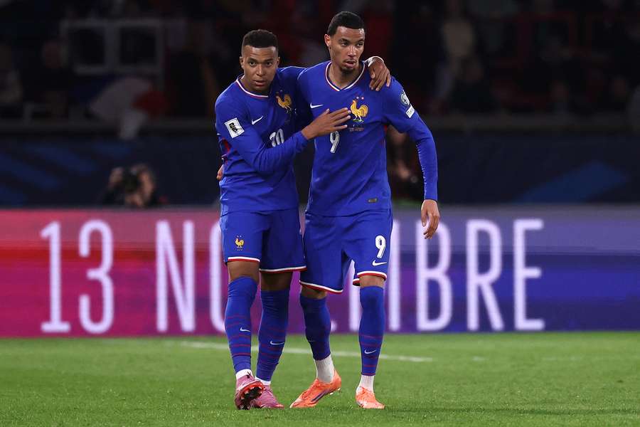 Kylian Mbappé et Hugo Ekitike animeront sans doute l'attaque française. Kylian Mbappé et Hugo Ekitike animeront sans doute l'attaque française.