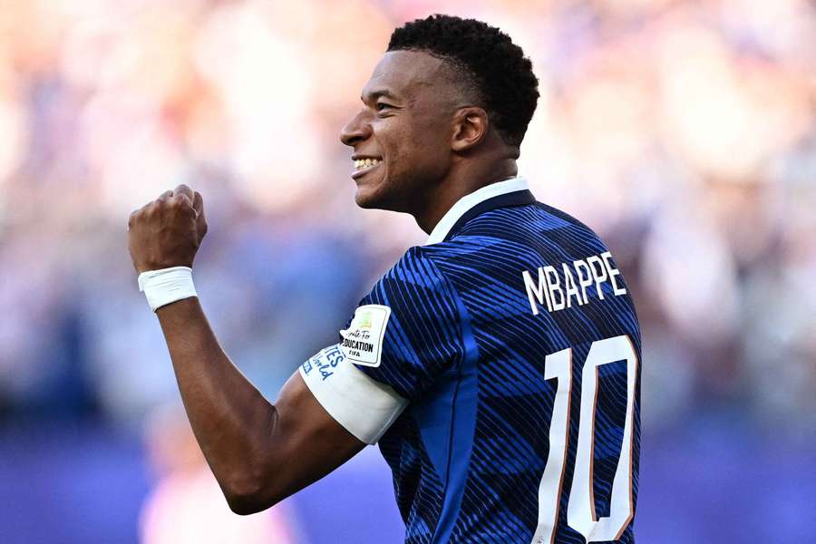 Mbappé tem 7 gols em 5 jogos na Copa do Mundo 2026
