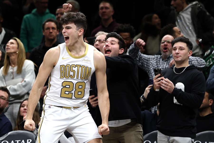 Hugo González celebra tras su triple Hugo González celebra tras su triple