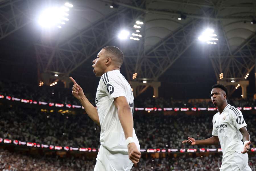 Mbappé fez o primeiro gol da partida