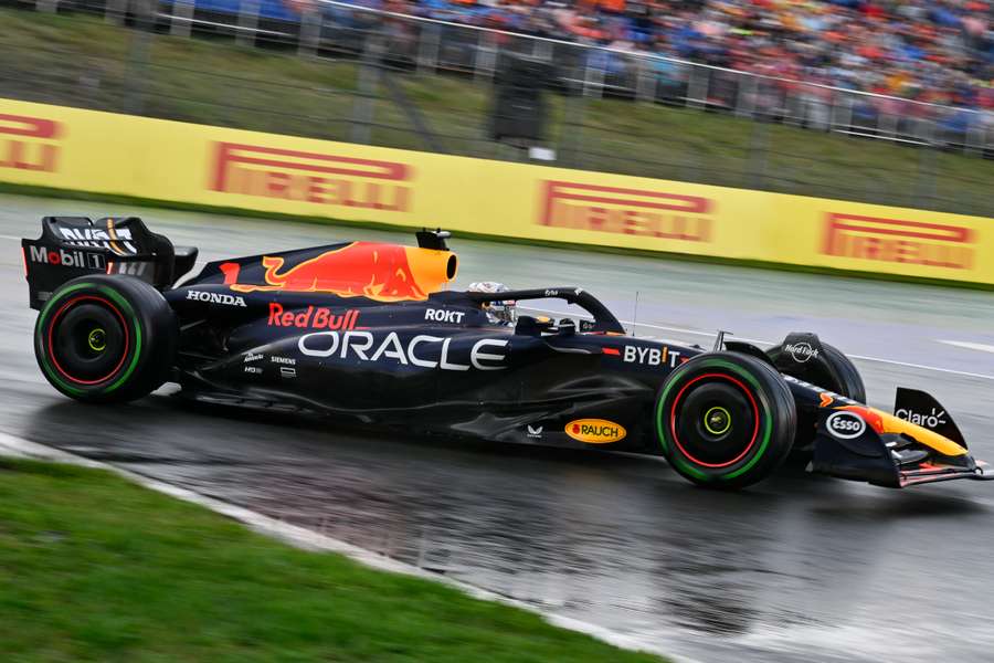 Formel 1 GP Niederlande: Max Verstappen rutscht und rast: Schnellster im Training