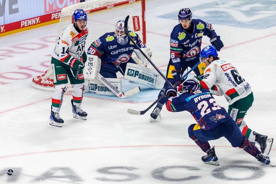 Die Eisbären Berlin sahen sich häufig mit dem Rücken zum eigenen Tor gedrückt.