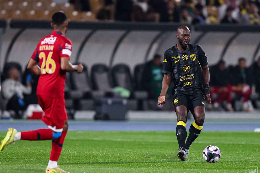 Danilo Pereira em ação pelo Al Ittihad