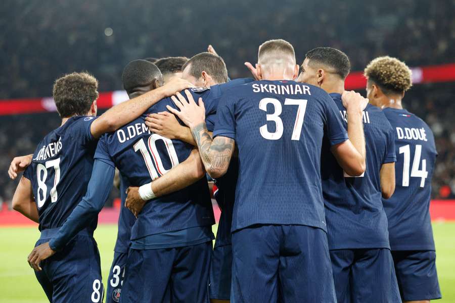 Les Parisiens célébrant le deuxième but contre Brest.