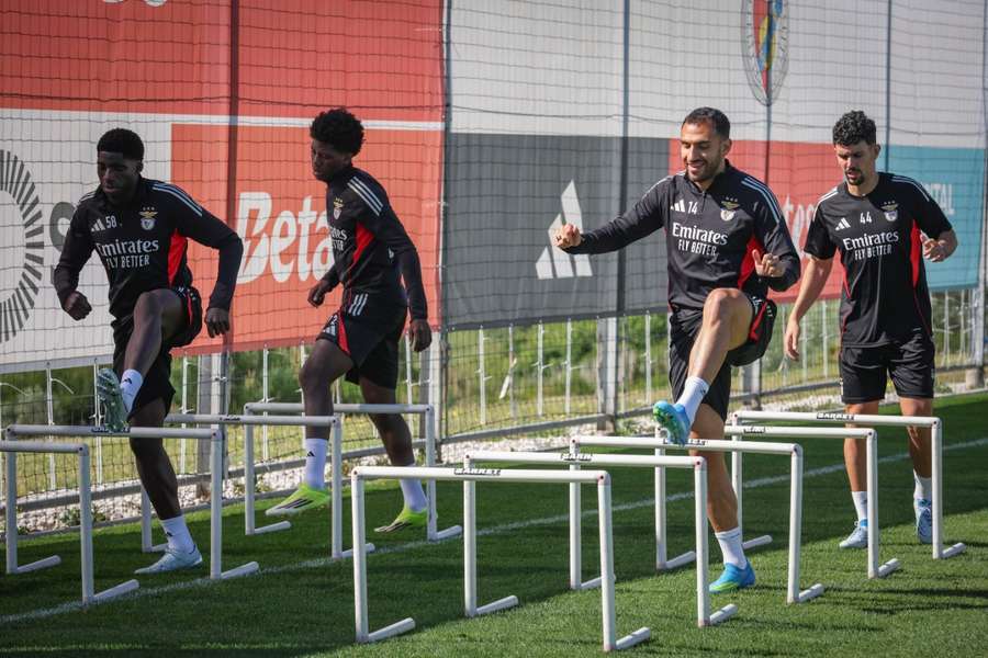 Banjaqui, Anísio Cabral, Pavlidis e Tomás Araújo no treino do Benfica