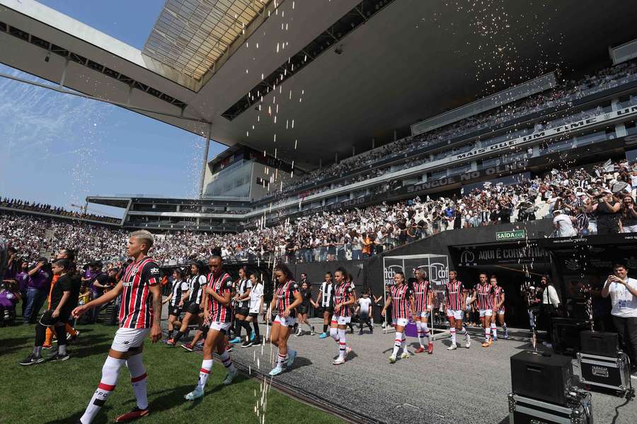 Neo Química Arena recebeu ótimo público na manhã deste domingo